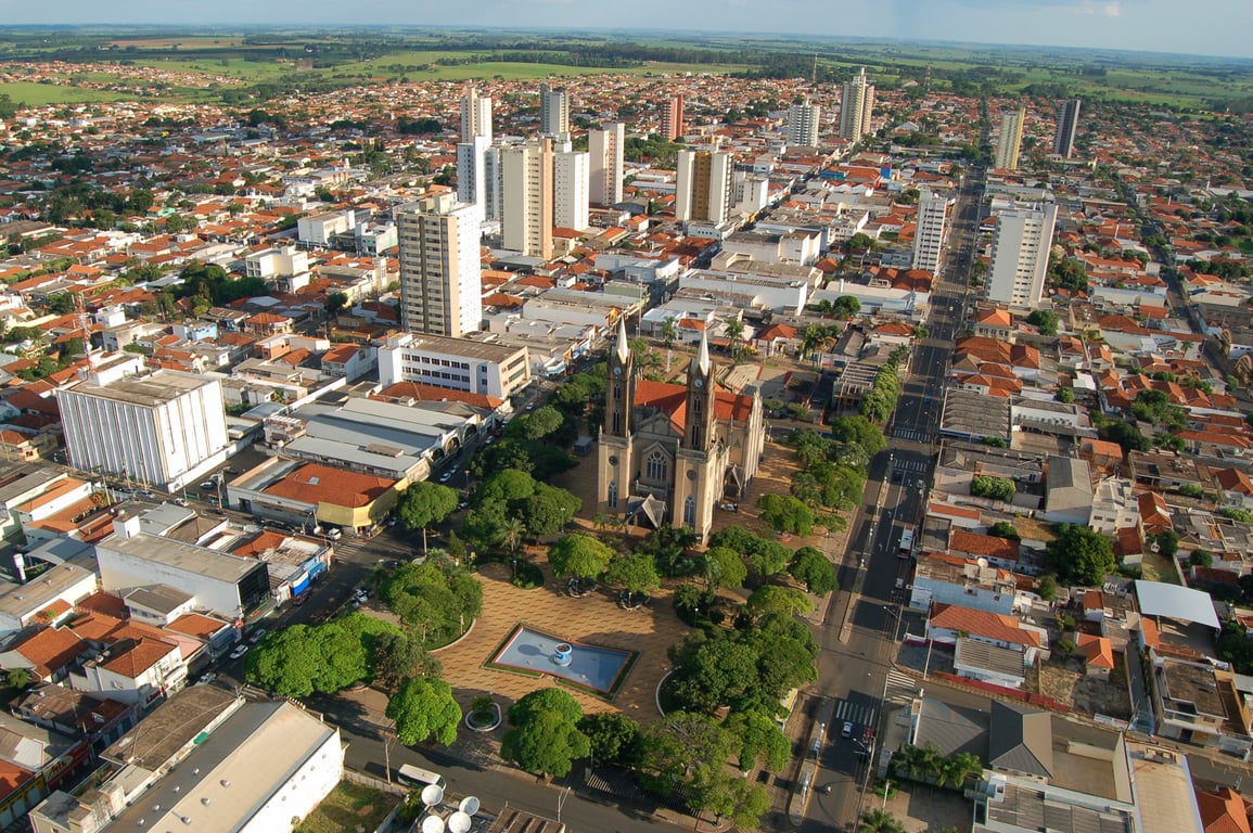 É uma imagem do post com o título Prefeitura de Votuporanga SP abre processo seletivo na Educação com 40 vagas