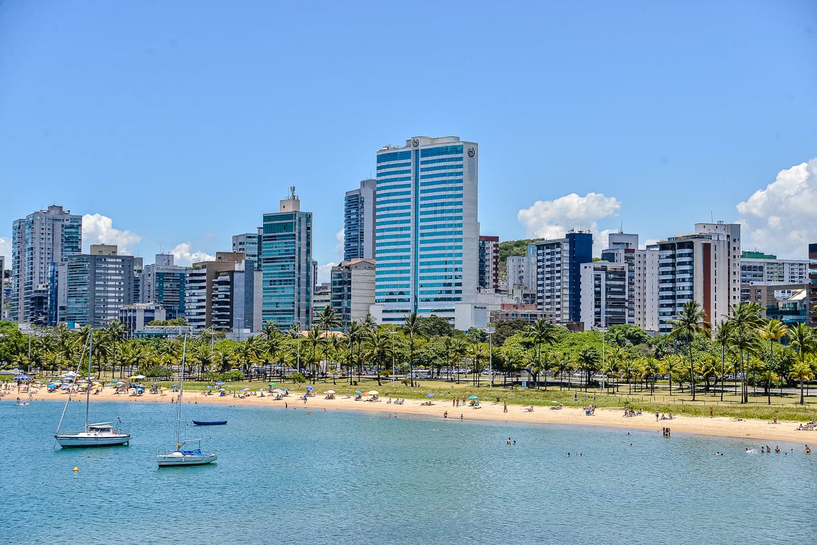 Vista do litoral e skyline de Vitória ES