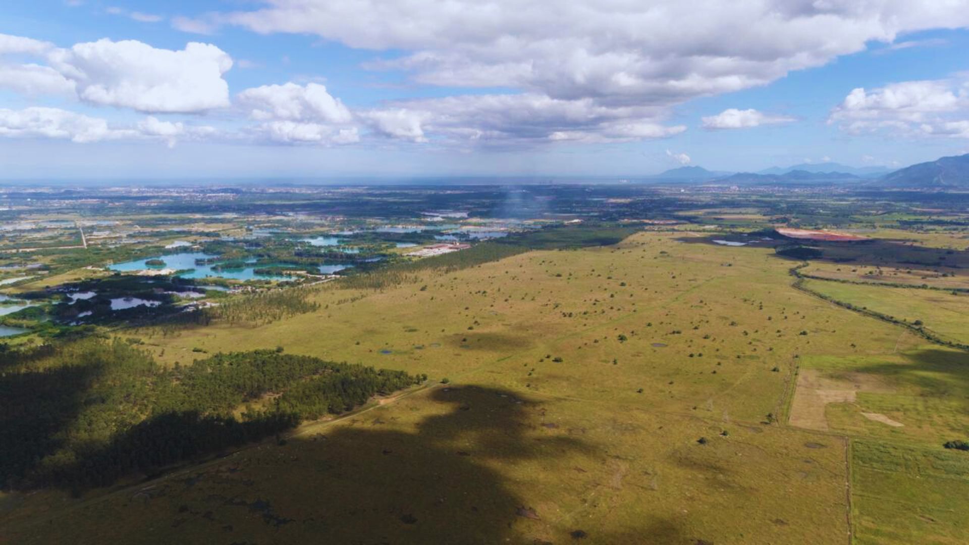 Vista aérea de áreas verdes em Seropédica RJ