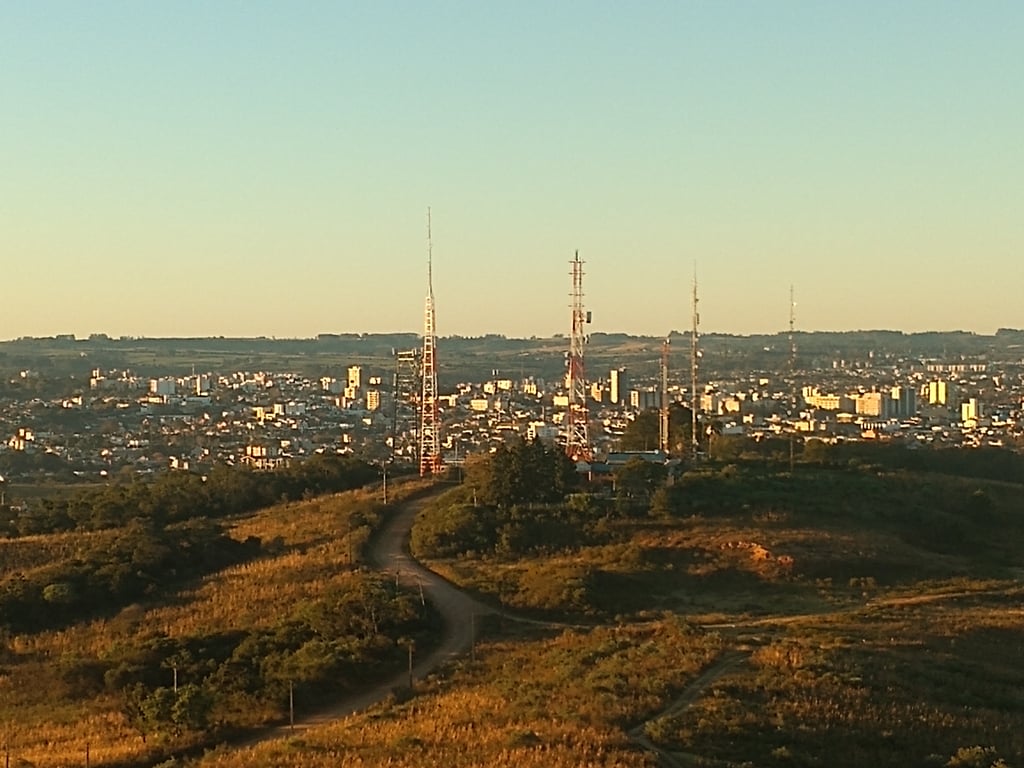 Vista urbana de Bagé RS, área central e céu aberto
