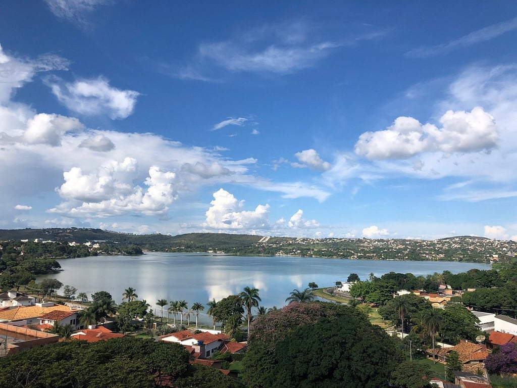 Vista da Lagoa Central de Lagoa Santa MG ao entardecer