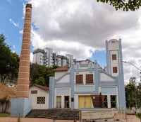 Usina Gravatá em Divinópolis MG, em dia claro. Crédito: Francisco Imóveis.