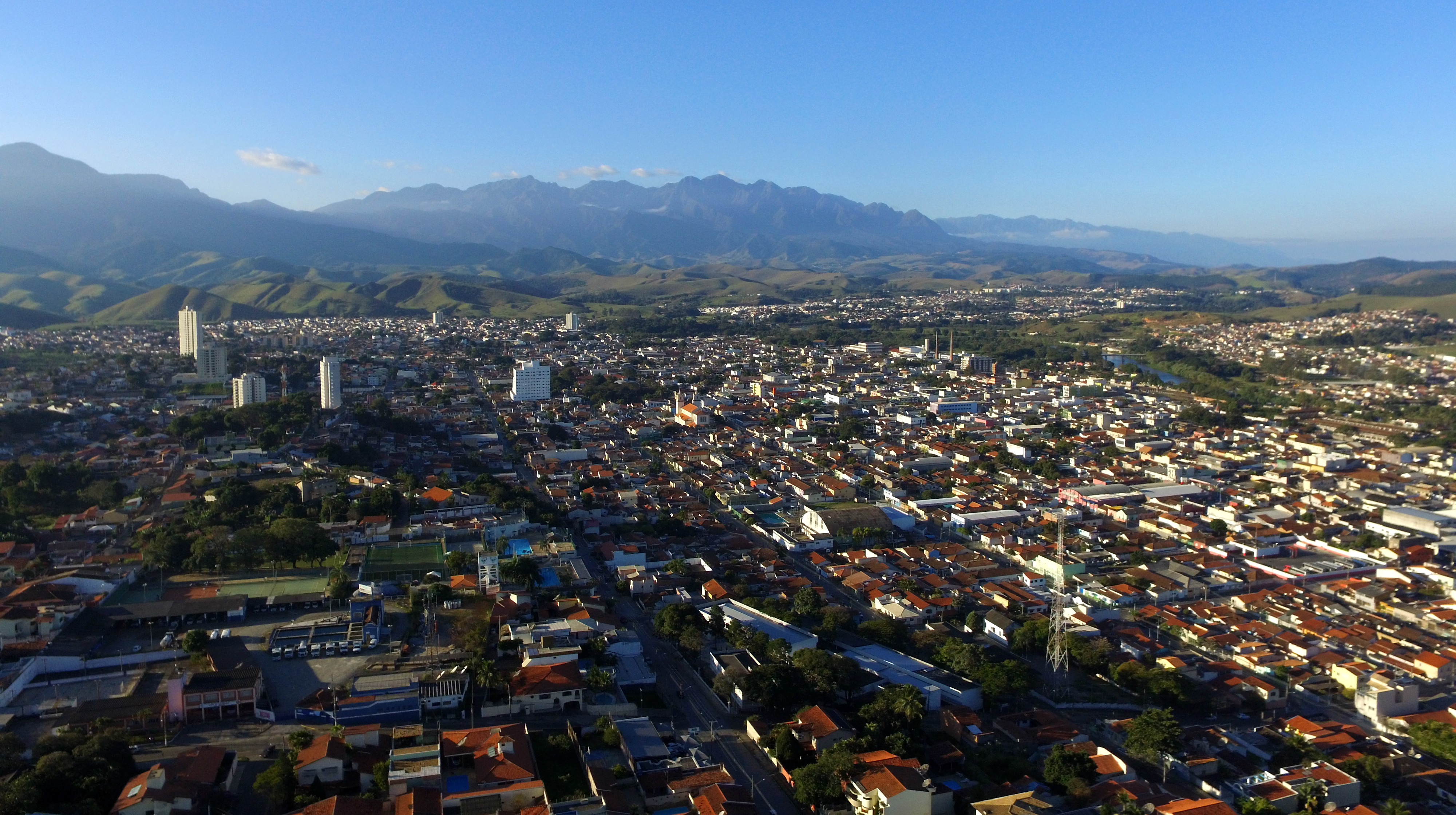 Vista aérea da Região Metropolitana de Belo Horizonte, onde está Santa Luzia MG.