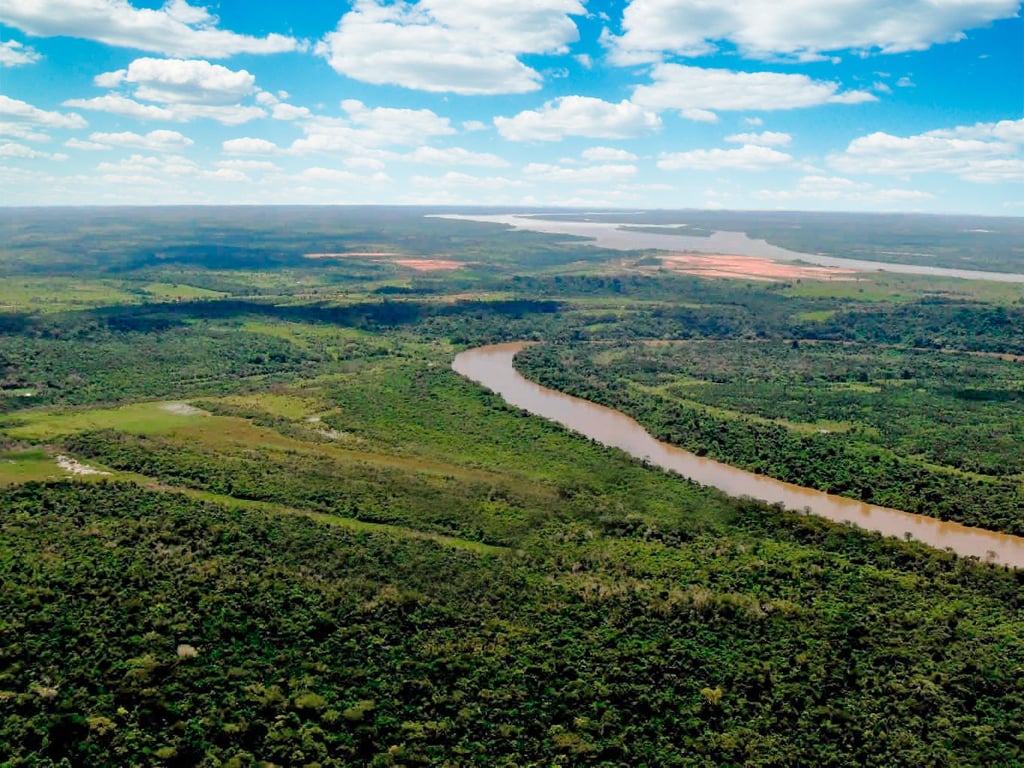 Vista aérea da orla do rio Tocantins em Marabá PA