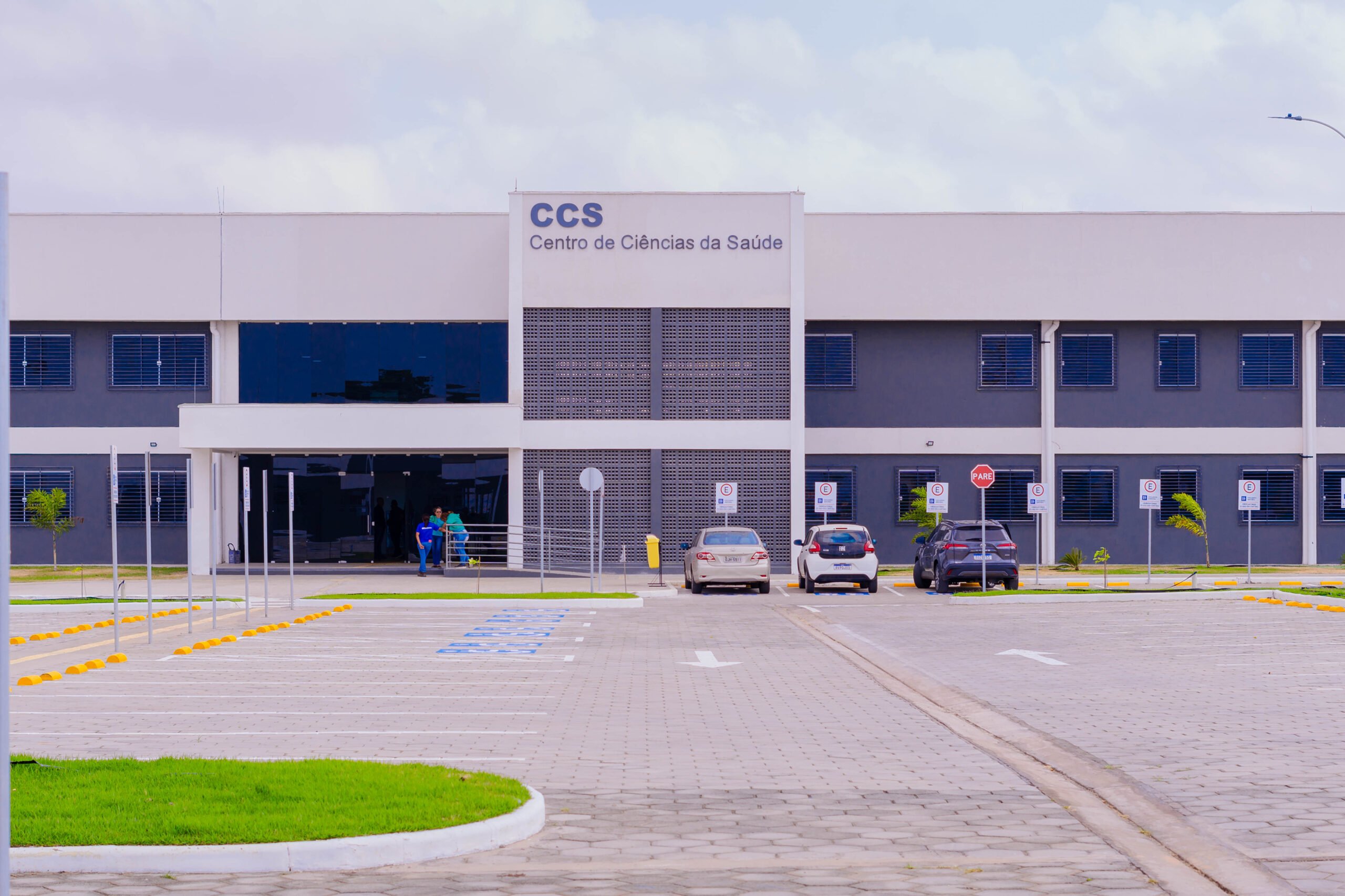 Fachada do Centro de Ciências da Saúde da UEMA, em São Luís