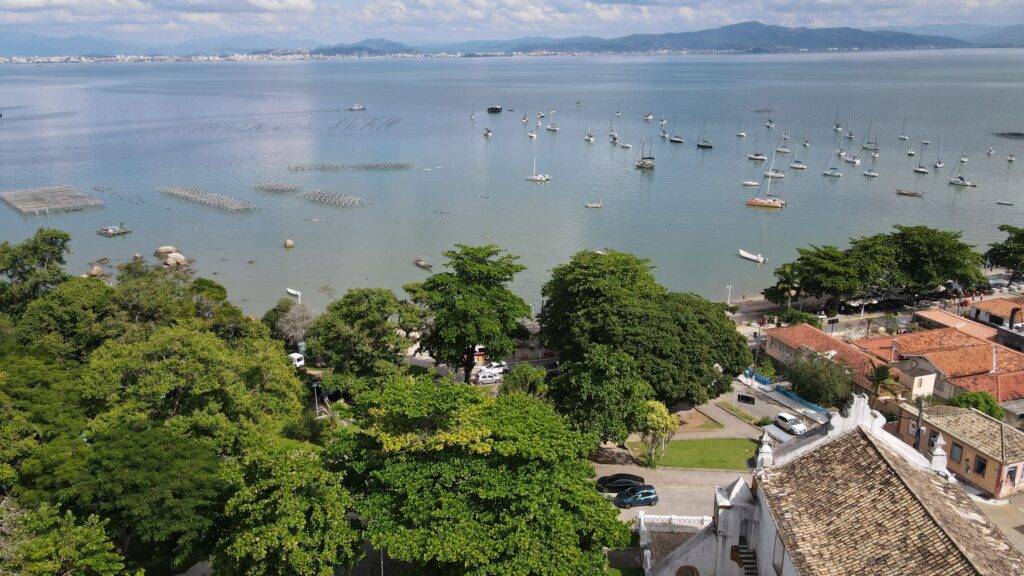 FAHECE Florianópolis SC abre processo seletivo para médico PCD
