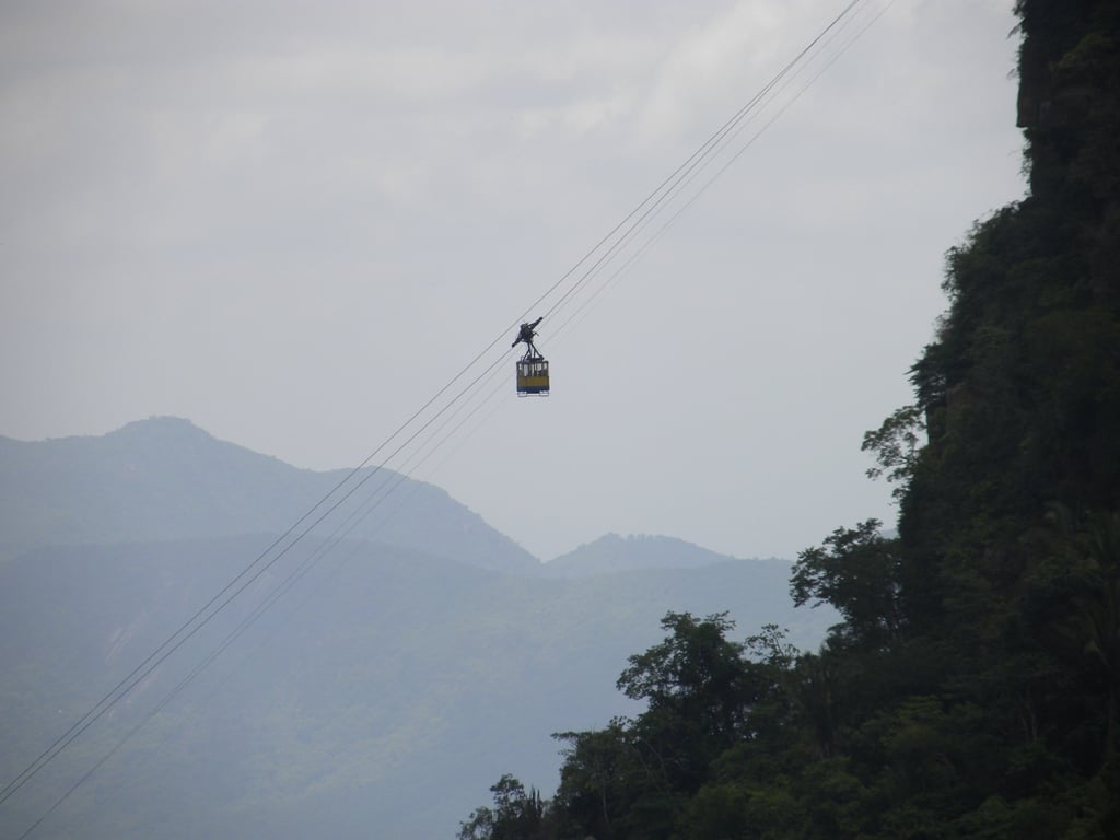 Vista panorâmica da Serra da Ibiapaba, com encostas verdes sob céu aberto