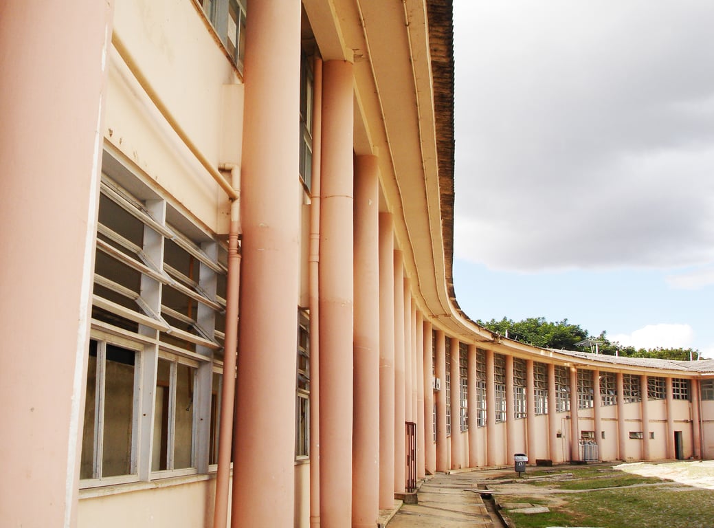 Fachada do Hospital Eduardo de Menezes, em Belo Horizonte