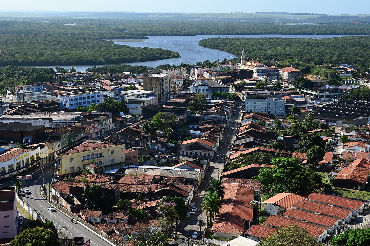 Vista aérea do centro de Santa Cruz do Sul, com a Catedral de São João Batista ao fundo