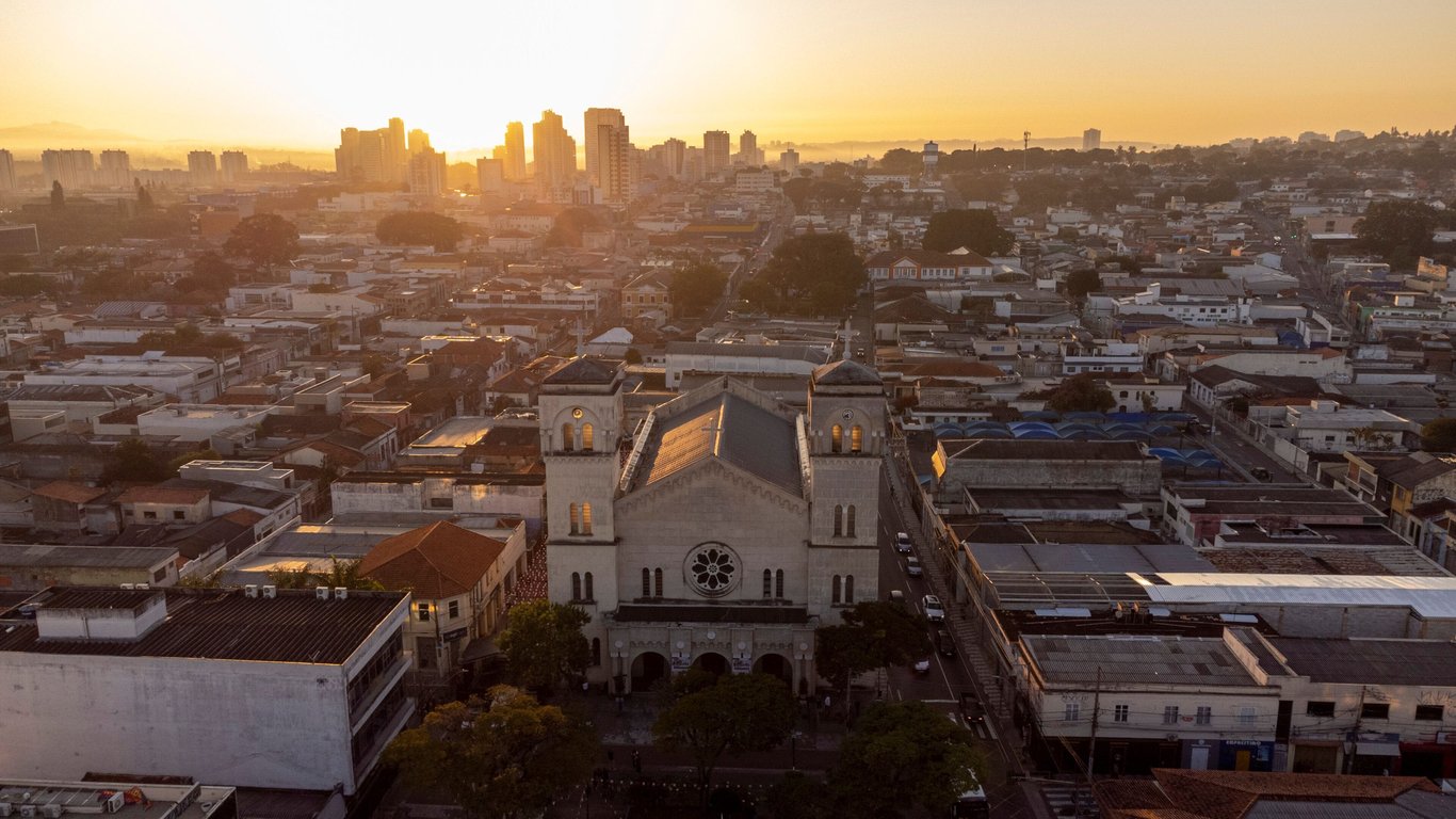 Vista aérea de Suzano SP ao entardecer