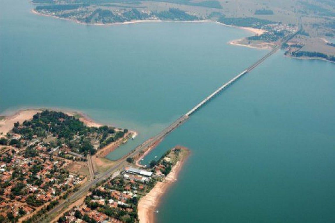 Vista aérea do Reservatório de Jurumirim, em Paranapanema (SP)