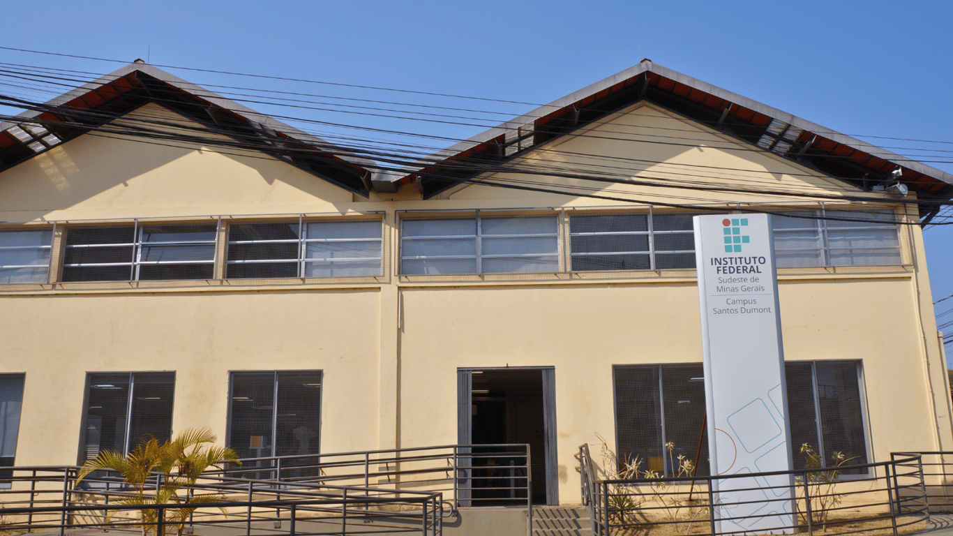 Fachada do IF Sudeste MG — Campus Santos Dumont