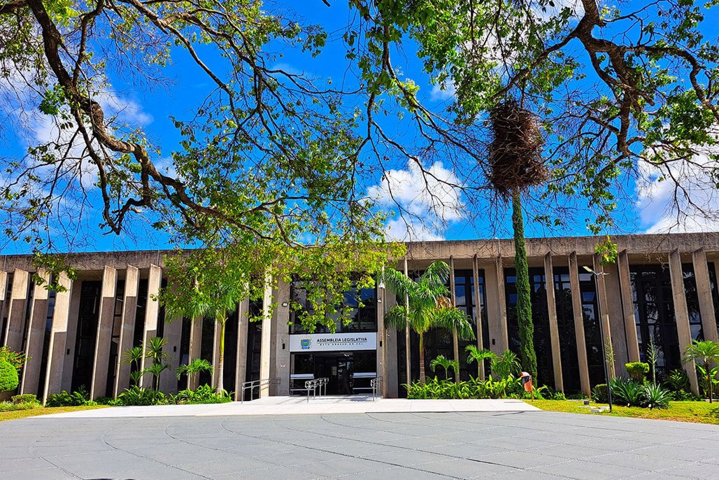 Fachada da Assembleia Legislativa de Mato Grosso do Sul, no Parque dos Poderes, em Campo Grande