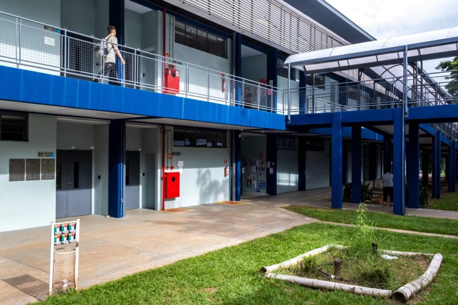 Fachada da FEIS/Unesp, campus de Ilha Solteira