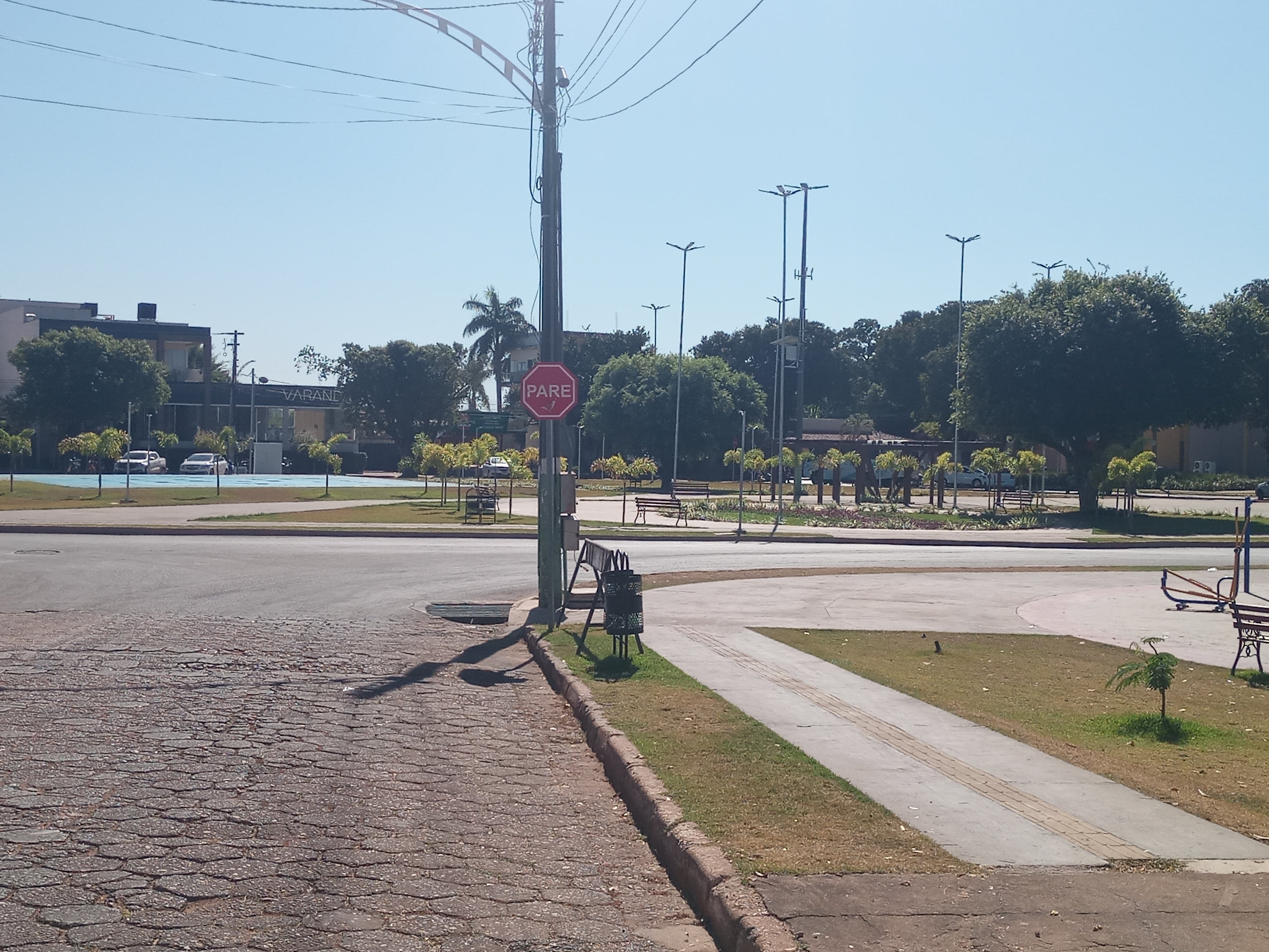 Vista urbana de Porangatu GO em dia ensolarado