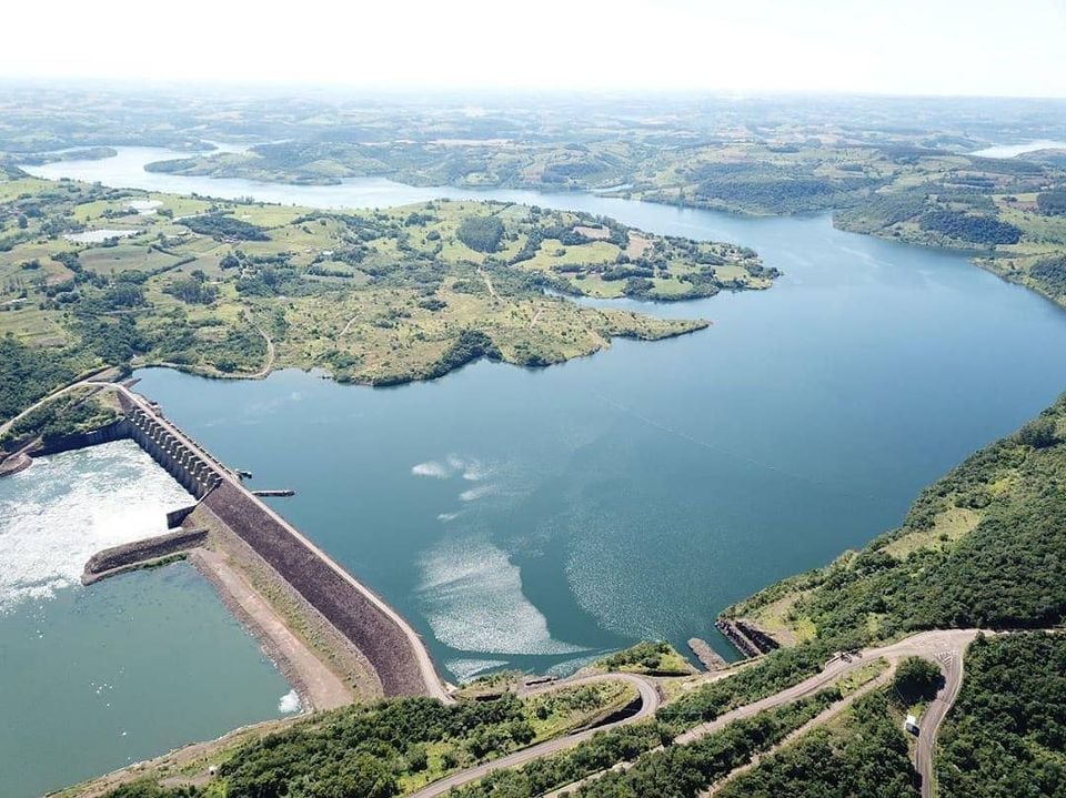 Vista aérea da Usina Hidrelétrica Foz do Chapecó, no Rio Uruguai