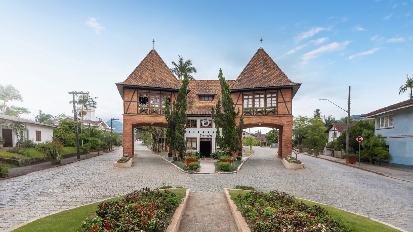 Portal em estilo enxaimel na região do Vale Europeu, em Pomerode, cidade vizinha a Indaial