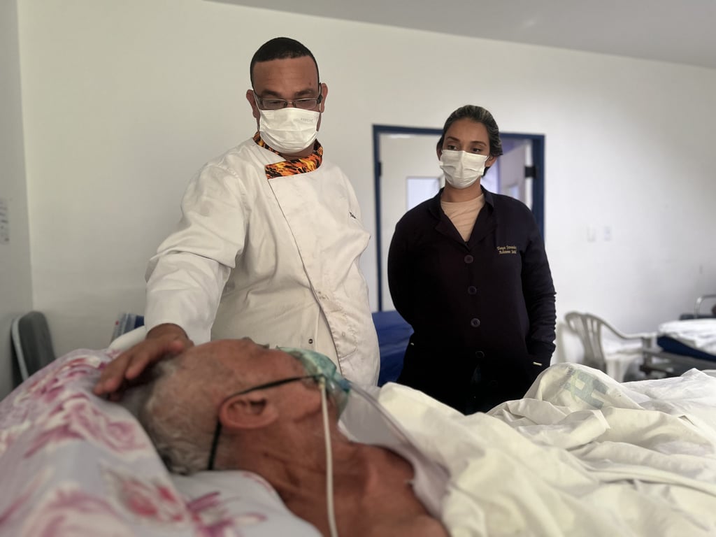 Profissionais da ESF em atendimento