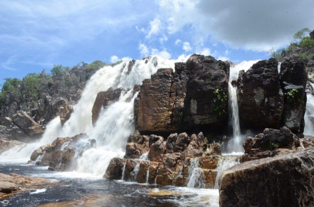 Cachoeira no Cerrado goiano, paisagem típica da região da Chapada dos Veadeiros