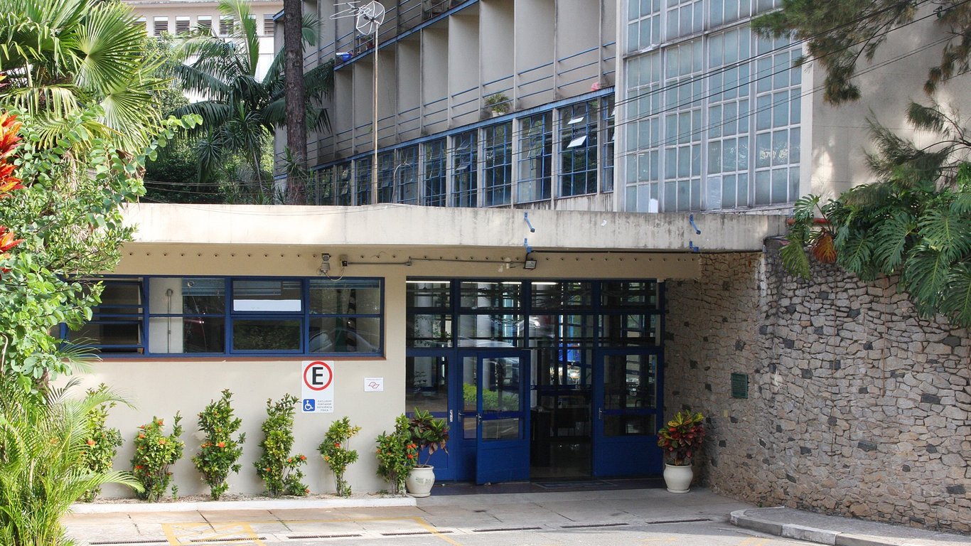 Fachada da Escola de Enfermagem da USP, em São Paulo