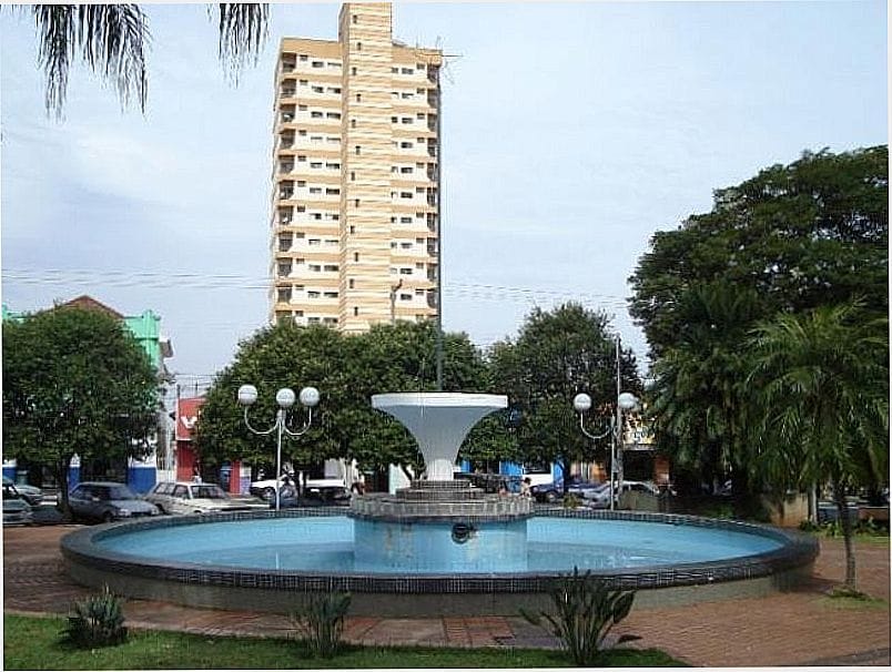 Praça em Rancharia, interior de São Paulo