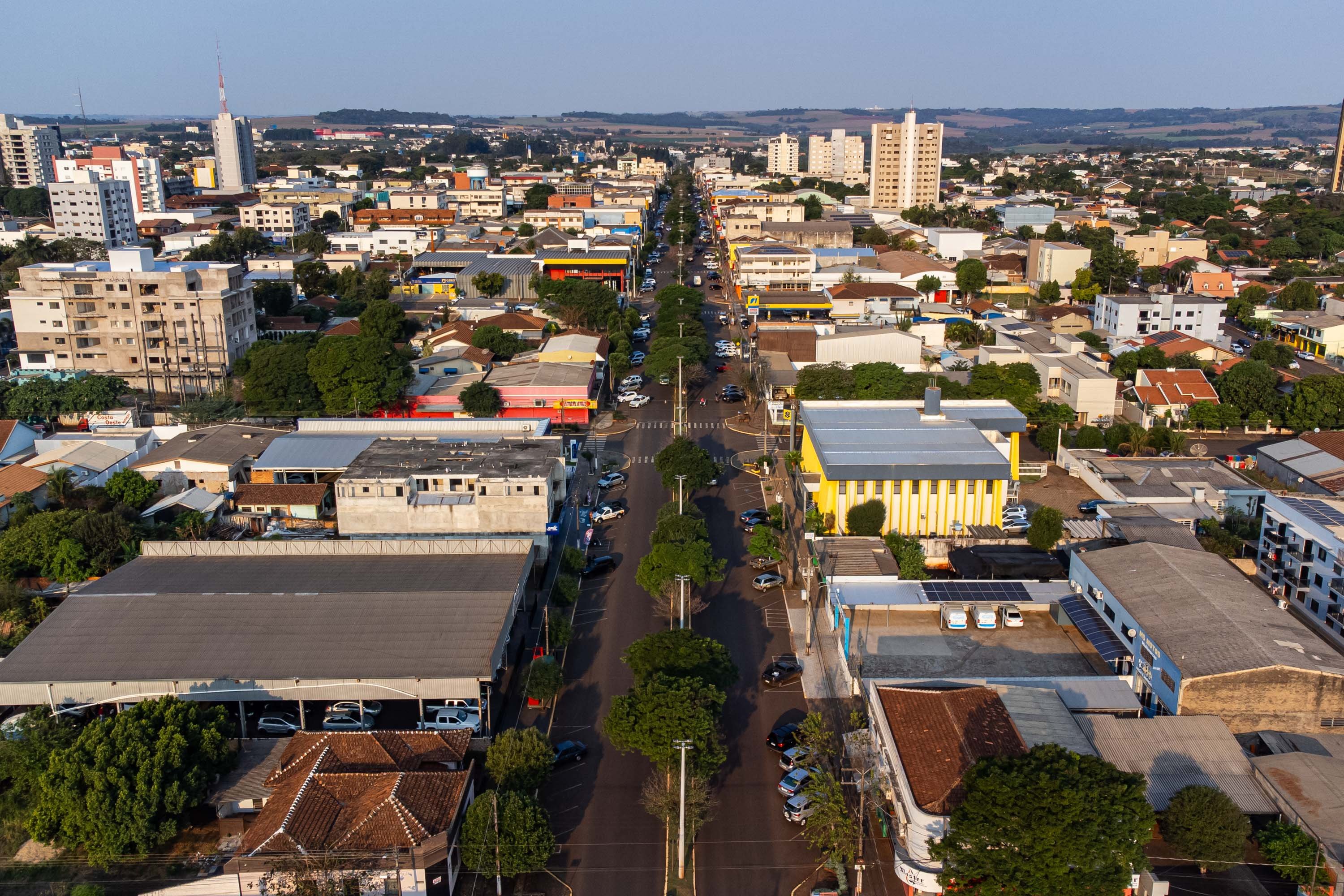 Vista aérea de Marechal Cândido Rondon PR — economia forte e serviços públicos em expansão