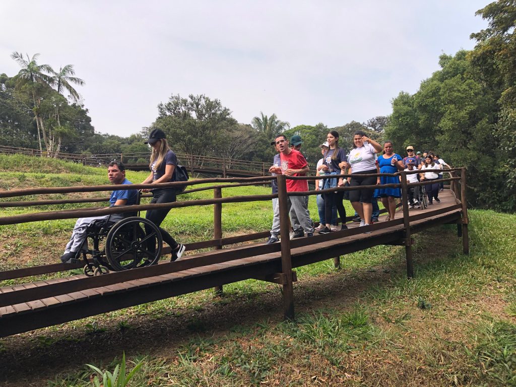 Trilha no Parque Estadual Carlos Botelho, área de Mata Atlântica na região de São Miguel Arcanjo SP