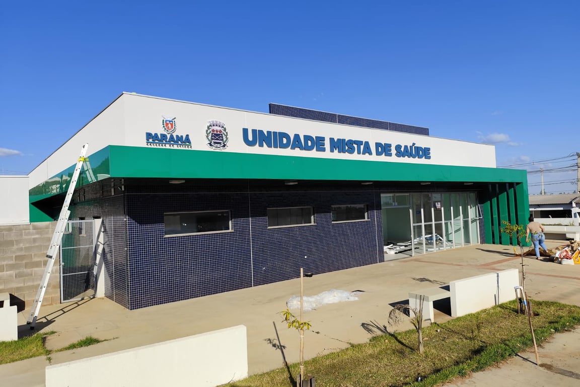 Equipe de saúde em atendimento no interior do Brasil, em ambiente acolhedor