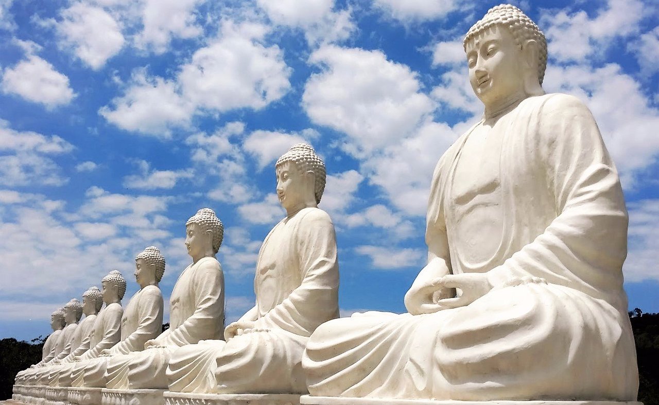 Paisagem e esculturas ligadas ao turismo espiritual em Ibiraçu ES