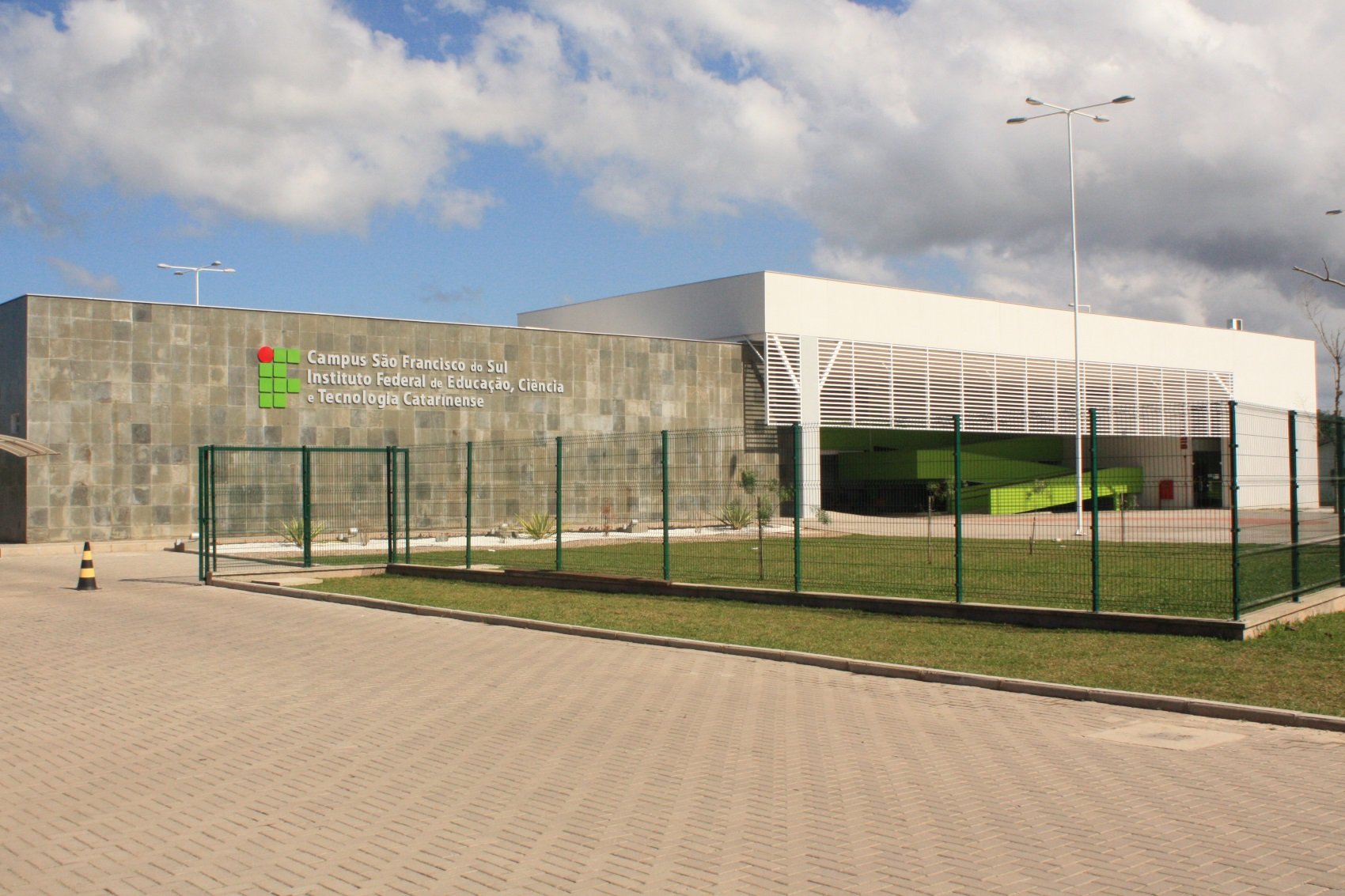 Ambiente acadêmico do Instituto Federal Catarinense (imagem ilustrativa de campus da rede)