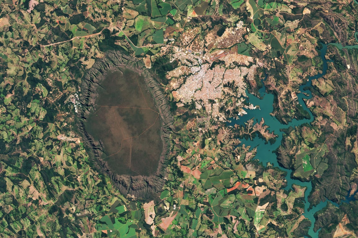 É uma imagem do post com o título Prefeitura de Buriti Alegre GO retifica concurso com 17 vagas