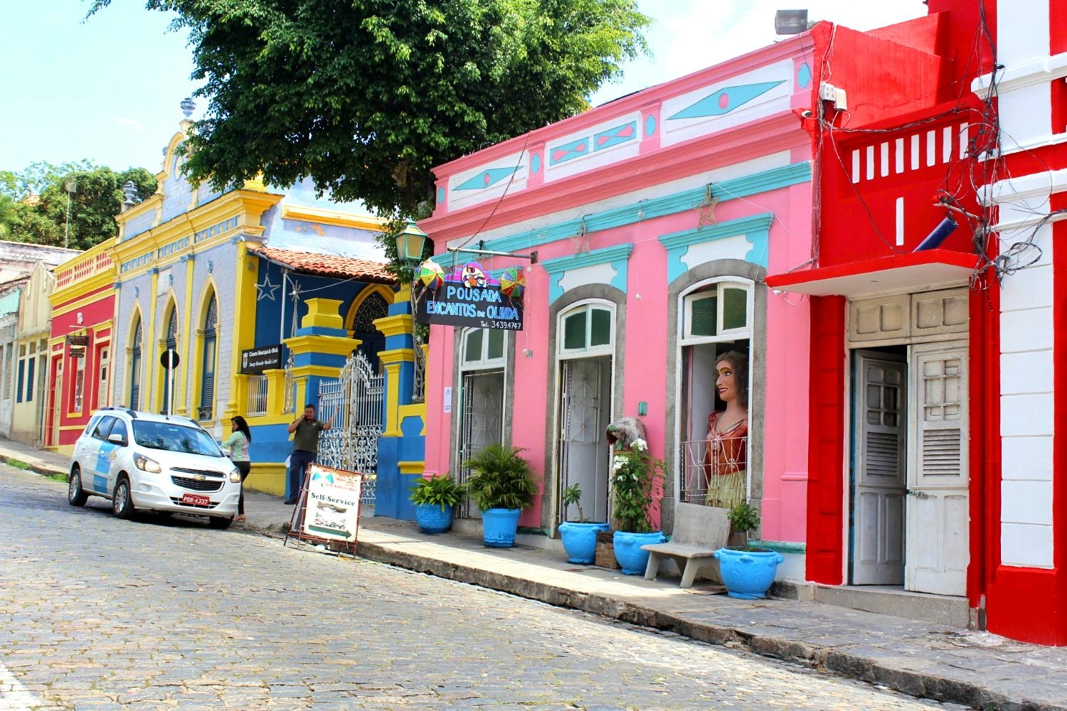 Centro histórico e feira de artes de Embu das Artes ao entardecer