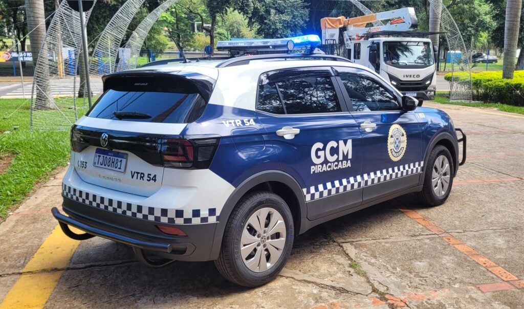 Viatura da Guarda Civil Municipal do Brasil em área urbana
