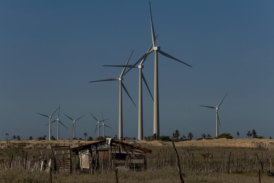 Parque eólico em paisagem semiárida no interior do RN