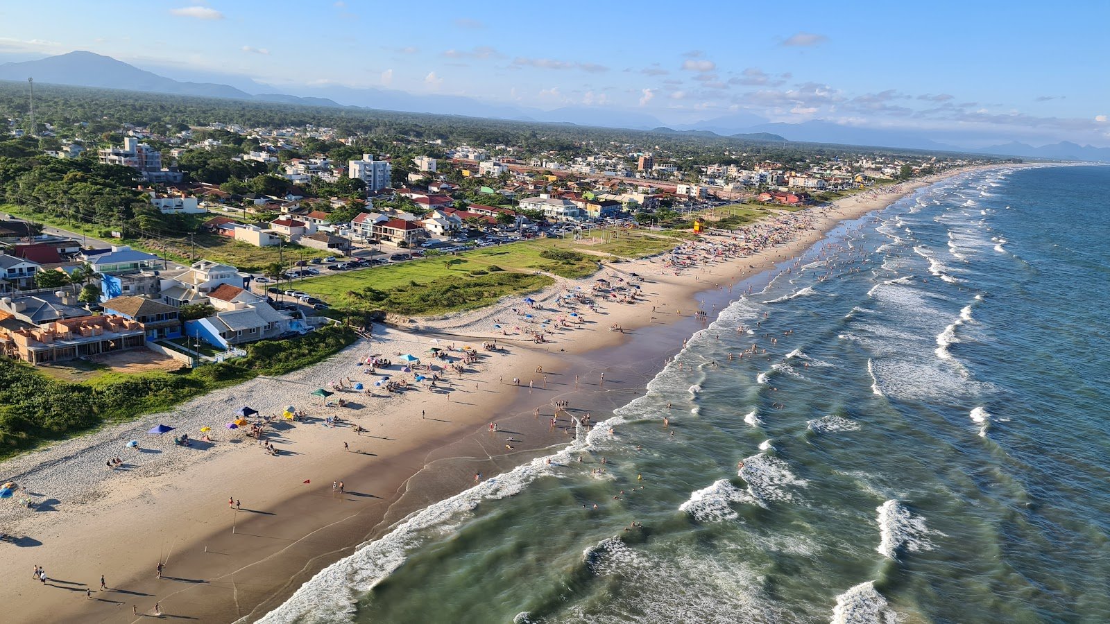 Vista panorâmica da costa de Itapoá SC, litoral norte de Santa Catarina