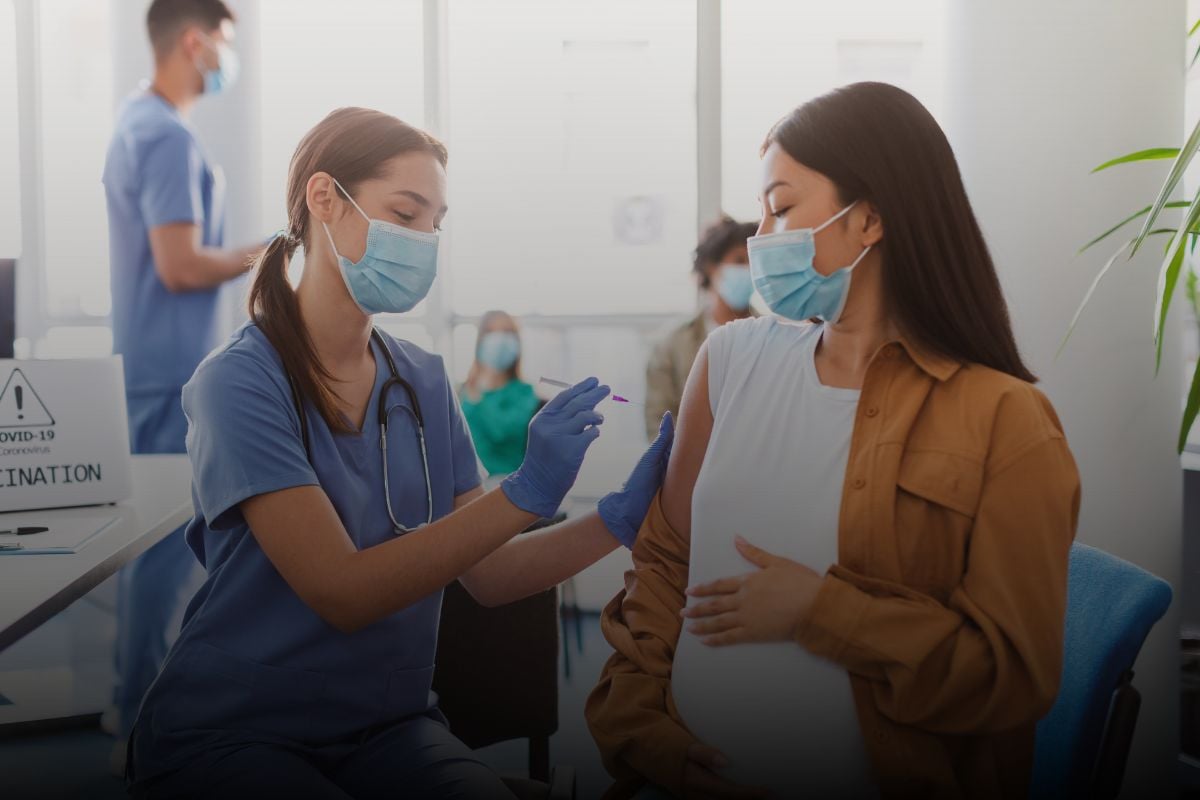 Profissional de saúde em atendimento