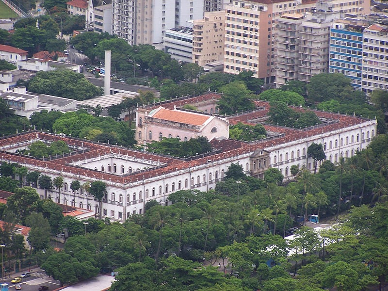 Campus da UNIRIO, prédios e área arborizada na Urca, Rio de Janeiro