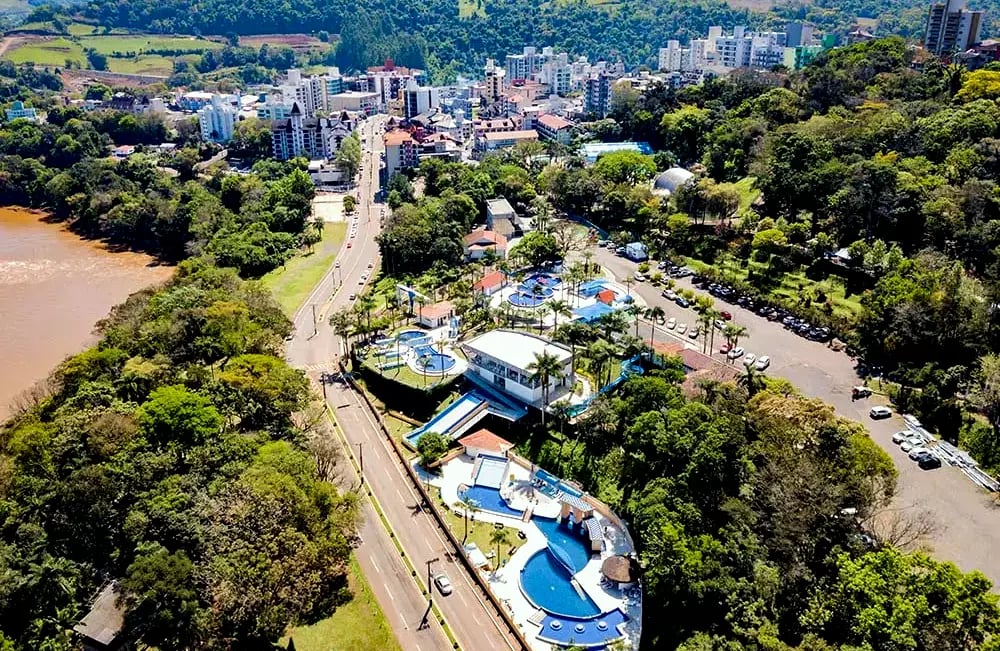 É uma imagem do post com o título Prefeitura de Piratuba SC retifica concurso público com salários até R$21.473