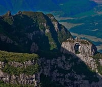 Paisagem do Morro da Igreja no Parque Nacional de São Joaquim, Urubici SC.