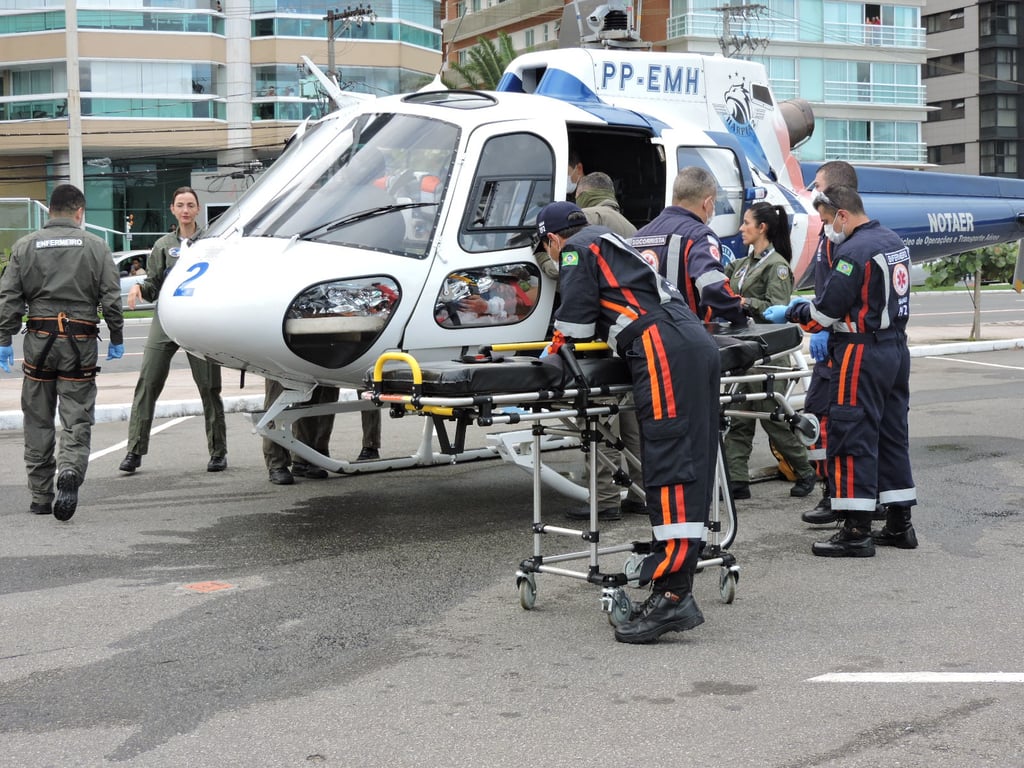 Operação de atendimento de urgência com equipe pré-hospitalar do SAMU
