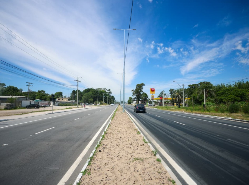 Estrada e área urbana em Palmares do Sul, litoral norte gaúcho