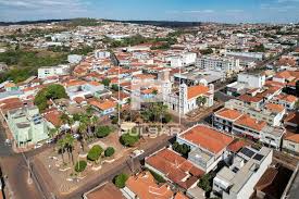 É uma imagem do post com o título Concurso Prefeitura de Coromandel MG oferece 37 vagas em 2026