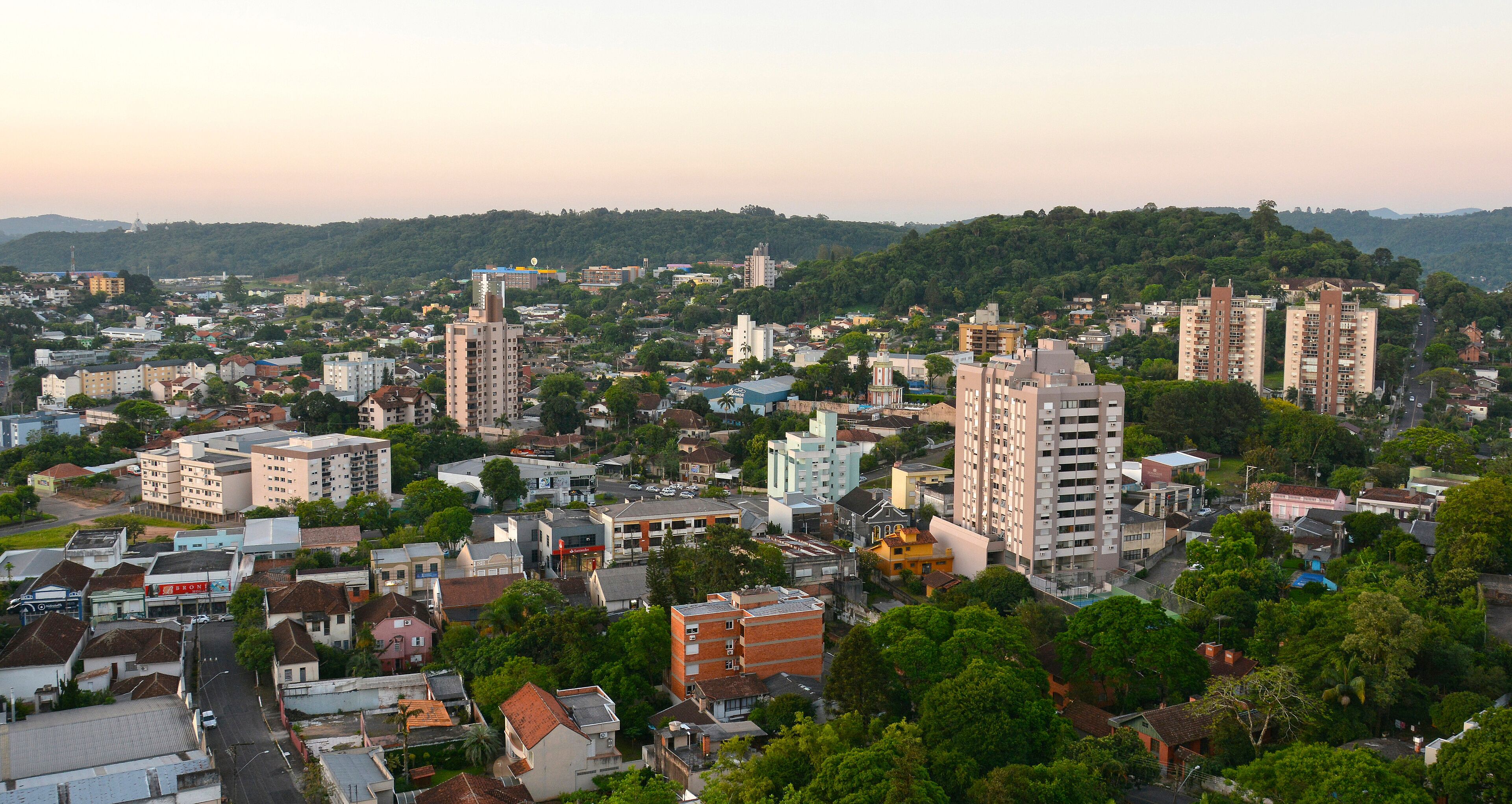 É uma imagem do post com o título Prefeitura de Novo Hamburgo RS retifica concurso com vagas imediatas