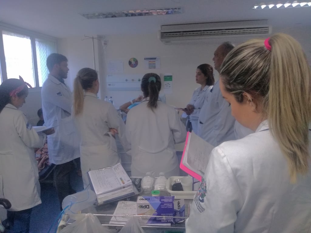 Equipe multiprofissional de saúde em unidade ambulatorial