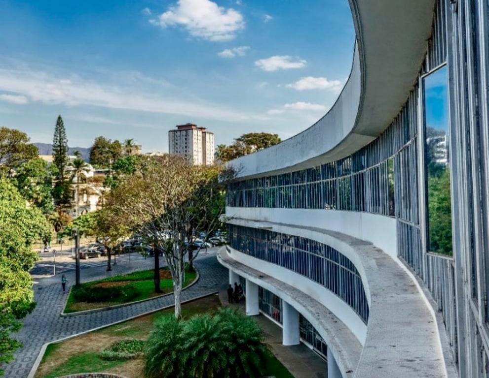 Campus UFMG na Pampulha ao entardecer