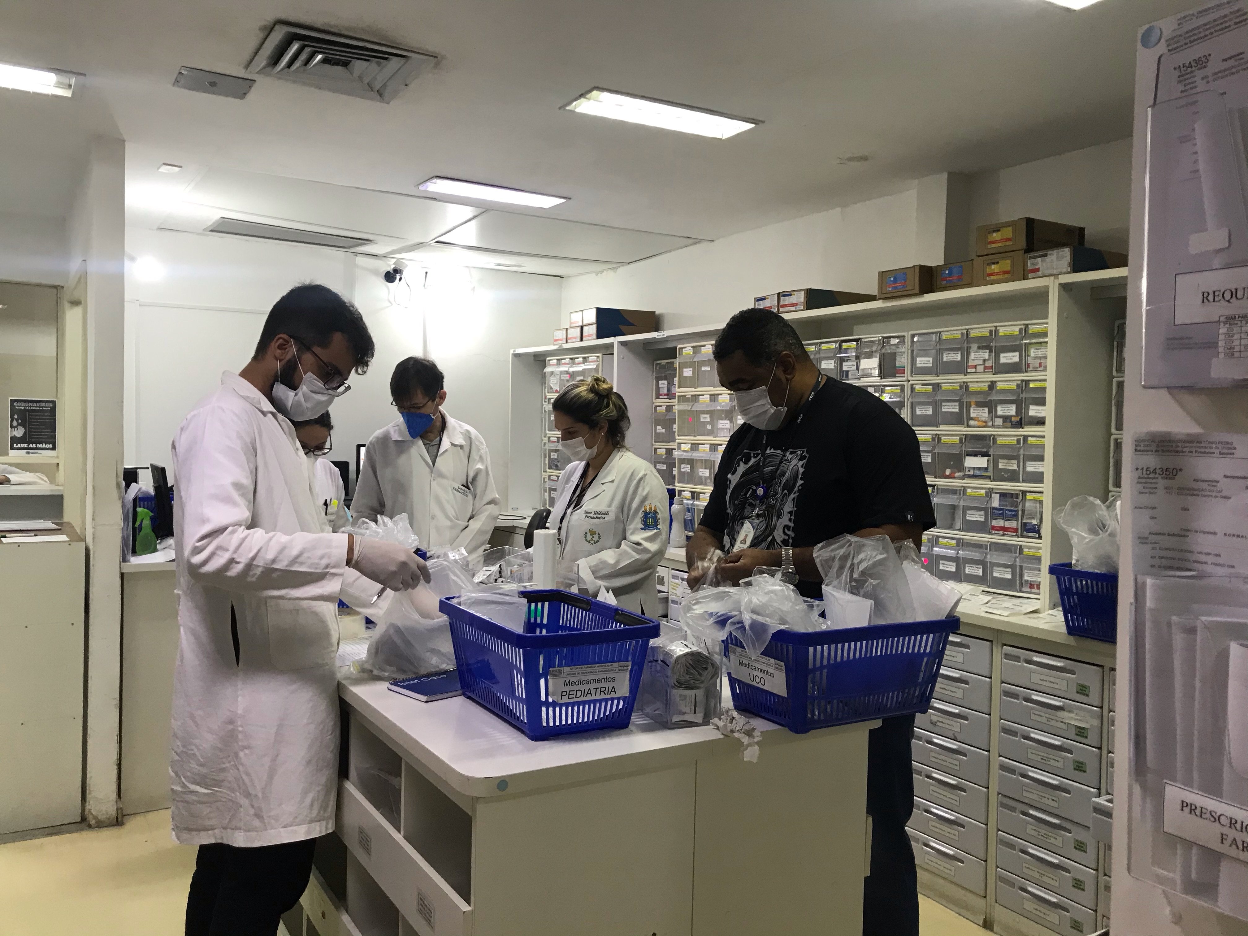 Rotina em farmácia hospitalar: organização e dispensação segura de medicamentos