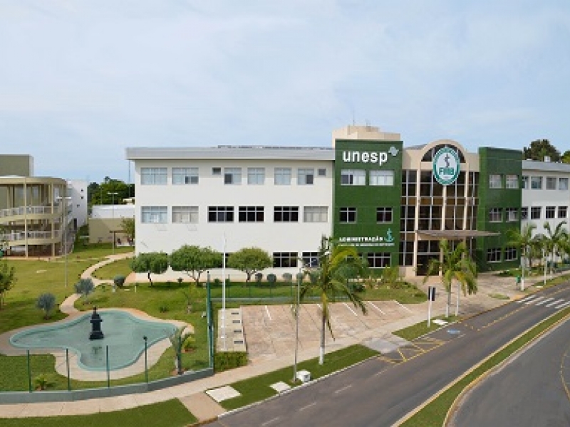 Fachada da Faculdade de Medicina da Unesp em Botucatu