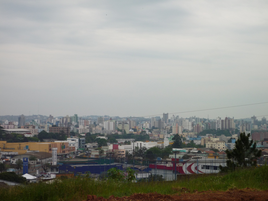 Vista urbana de Chapecó ao entardecer