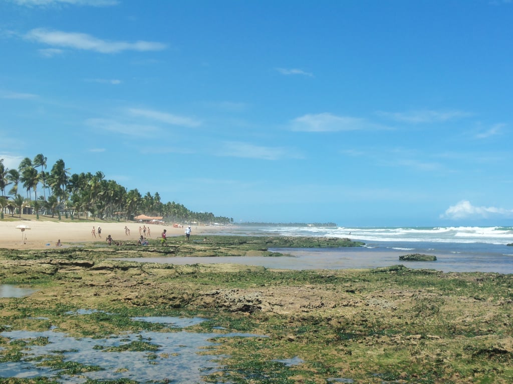 Vista aérea de Lauro de Freitas ao entardecer