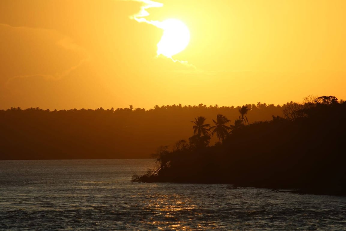 Lagoa de Guaraíras ao pôr do sol